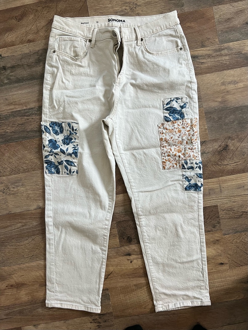 SONOMA Cream Boyfriend Jeans with Blue and Tan Floral Patches